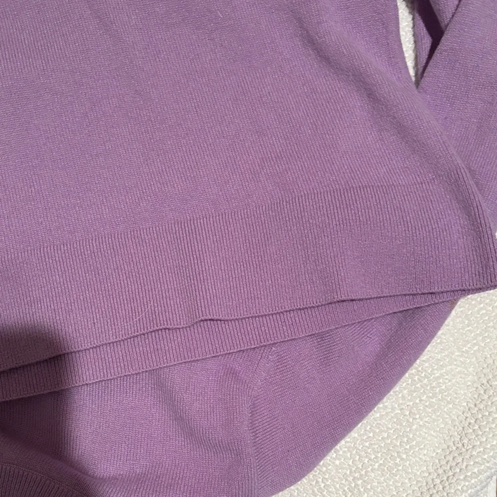 Celeste Purple cashmere V-Neck Women's Sweater - Picture 4 of 4